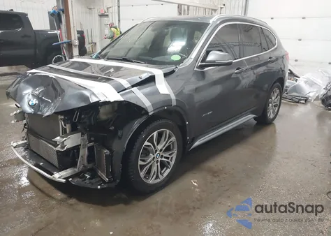 2017 BMW X1 xDrive28I z USA, uszkodzony, nr VIN WBXHT3C31H5F74063